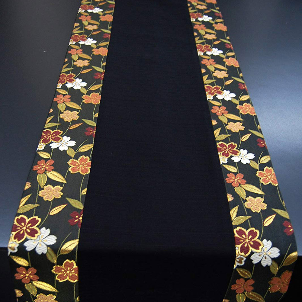 着物テーブルランナー 150×30㎝ 桜（さくら） 箱入り、包装済みなので